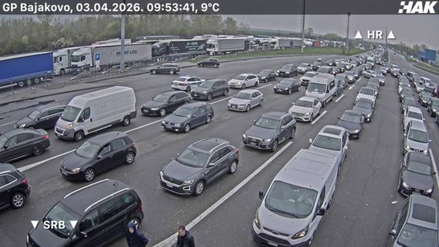 FOTO Na granicama višesatne kolone uoči uskrsnog vikenda