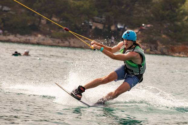 Spas od vrućina mladi puljani pronašli u moru