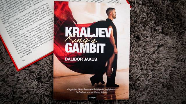 Kraljev gambit Dalibora Jakusa je nekonvencionalna zbirka  priča o impresijama svijeta