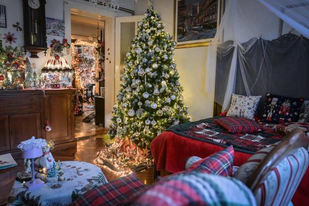 24SATA Zagreb: Stan ukrašen blagdanskim dekoracijama