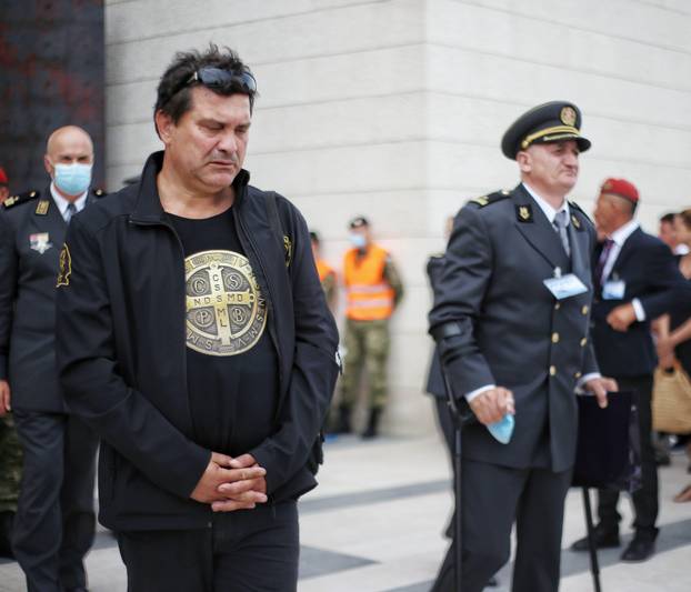 Ovako je bilo na 25. obljetnicu Oluje: Plenki i Zoka se rukuju, Banožić, Beroš... Svi su tamo