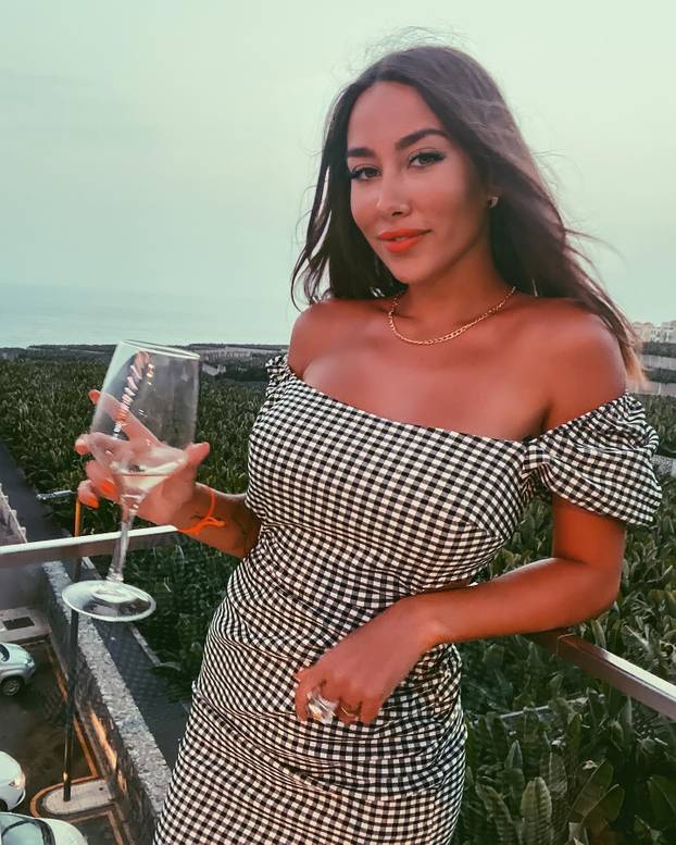 FOTO KAKVE LJEPOTICE! Ima li Španjolska najljepše WAGS-ice? Evo koga ljube Olmo i društvo...