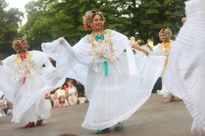 Skupine iz Slovačke i Paname zaplesale na Međunarodnom festivalu folklora u Karlovcu