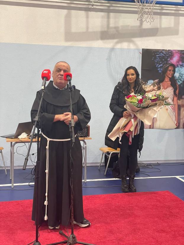 FOTO Pogledajte kakav doček je Tomislavgrad priredio za Miss Hrvatske: Ona je pustila i suzu