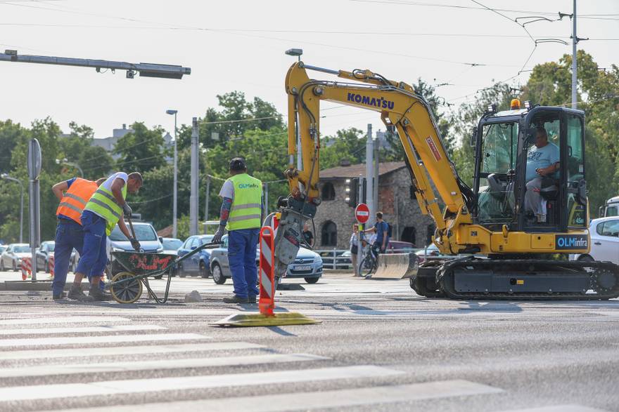 Od danas posebna regulacija prometa na raskrižju Avenije Marina Držića i Vukovarske