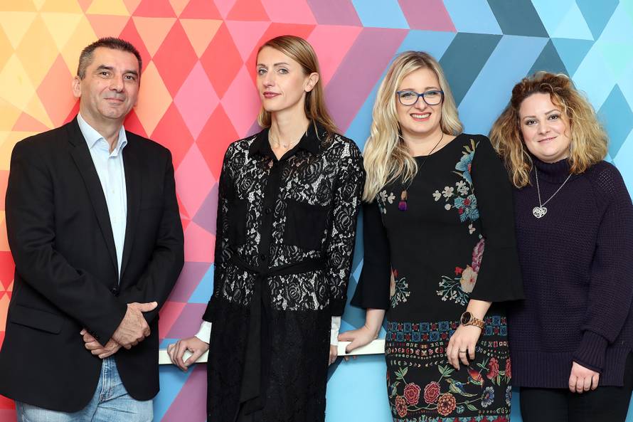 Gluhe uči svirati violinu: Njima je promijenila život zauvijek...