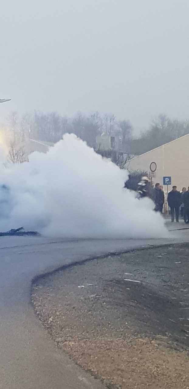 Zapalio se automobil: 'Gorio je iznutra, baš se jako dimilo...'