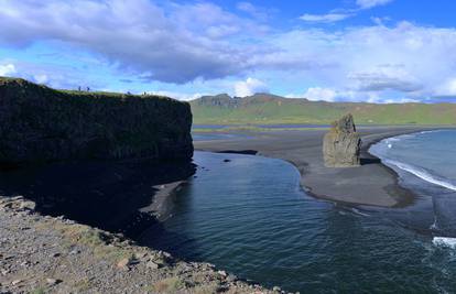 Kao s drugog svijeta: Prekrasna plaža od crnog pijeska na jugu Islanda izgleda nestvarno