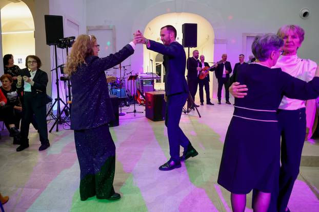 U Zadru održan Bal umirovljenika, zaplesao i ministar Šime Erlić