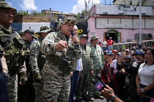 Venezuela holds drills to train citizens in weapon handling