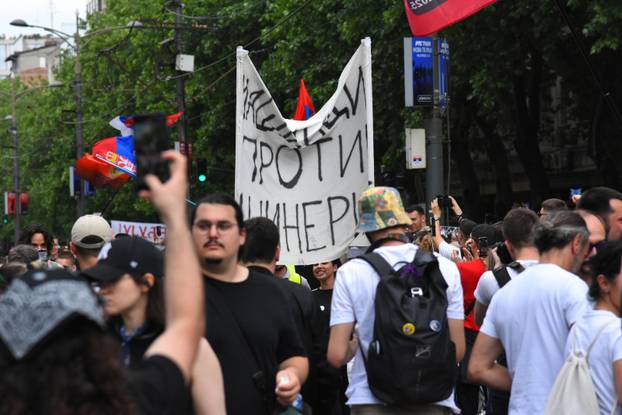 Beograd: Studenti u blokadi pozvali su na skup na Slaviji, a jedno od okupljališta građana je i kod Pravnog fakulteta