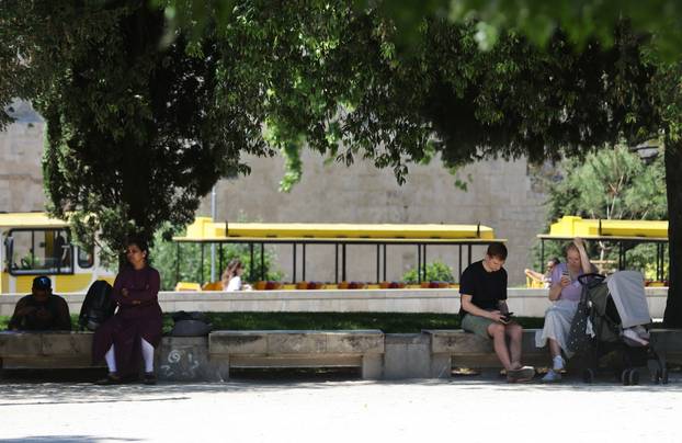 Splitske plaže pune su kupača 