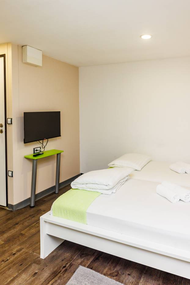 FOTO Zavirite u prvi brod-hotel u Hrvatskoj: Noćenje na ovom brodu u Rijeci ima posebnu čar