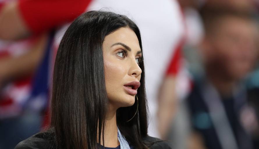 Ivana Vida se pohvalila skupim poklonom: Za godišnjicu dobila Mercedes, za rođendan Bentley