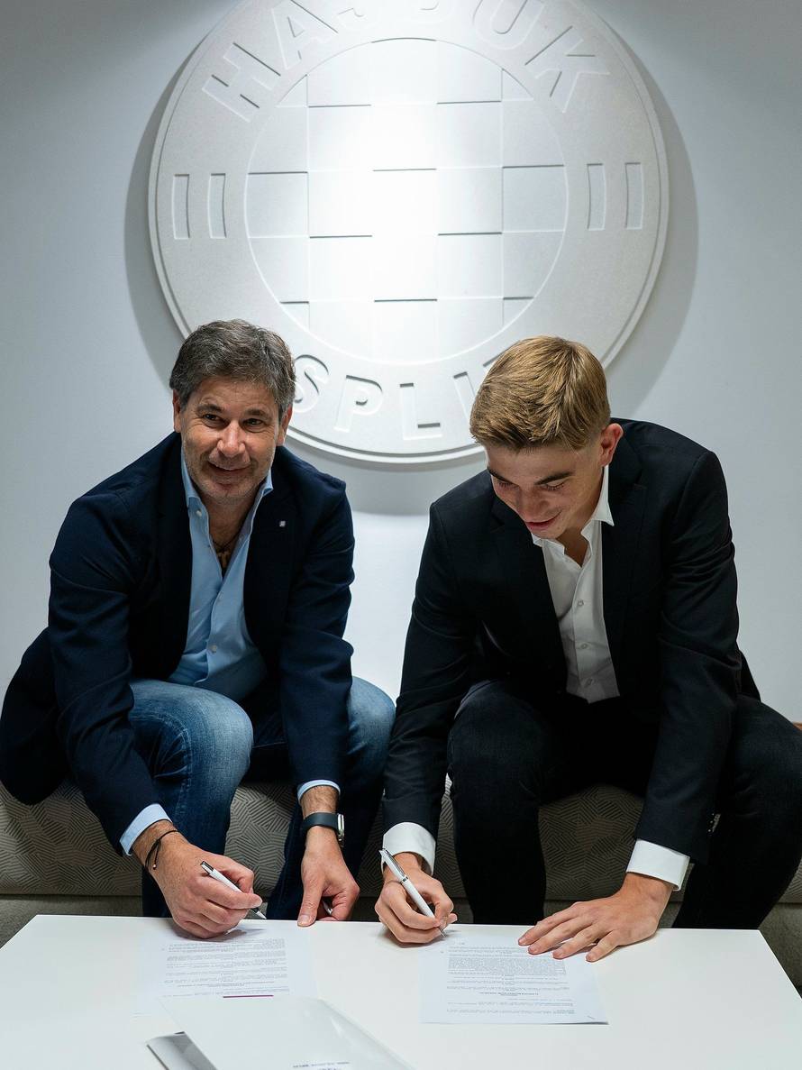 Hajdukov talent ostaje vjeran klubu: Potpisao novi ugovor!