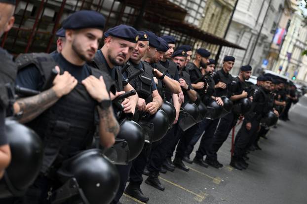 Zagreb: 25. Povorka ponosa LGBTIQ zajednice "Korak po korak, iskorak!"