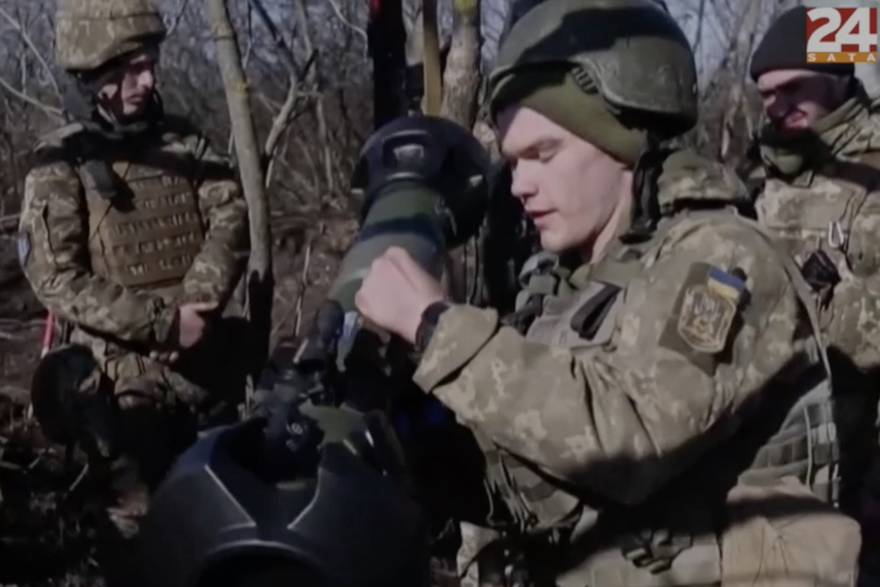 Pripreme za rat: Ukrajinski vojnici uče se koristiti bacače raketa na bojišnici