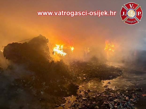 Vatrogasci objavili fotke: Ovako je gorjelo u Dravi International!