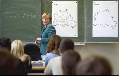 Angela Merkel je u školi učila djecu o padu Berlinskog zida