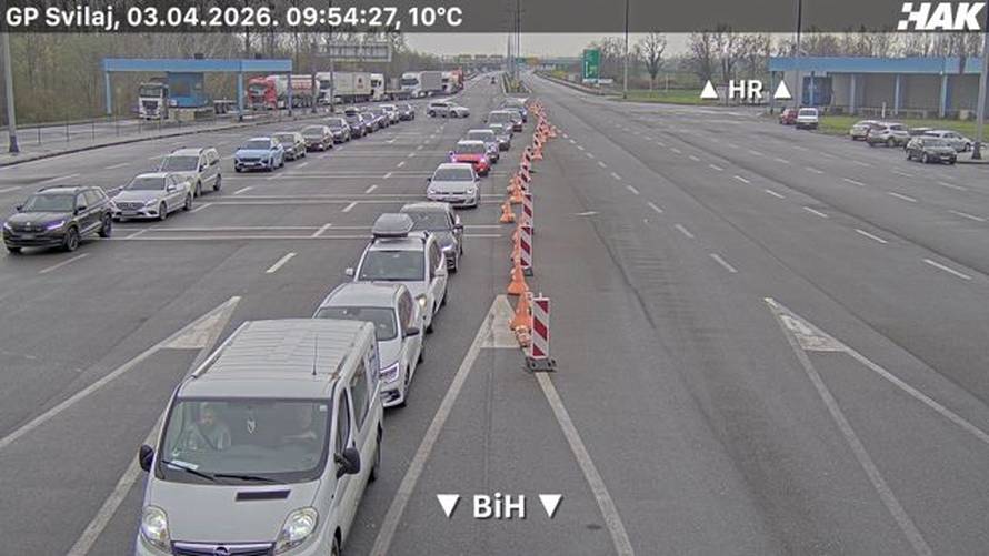 FOTO Na granicama višesatne kolone uoči uskrsnog vikenda