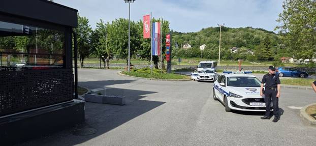 FOTO S mjesta zločina. U ovom kafiću je ubijen policajac (52): 'Čuli smo hice, još se tresemo...'
