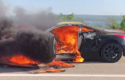 'Stigli smo za 3 minute no auto je izgorio na brzinu, kao papir'