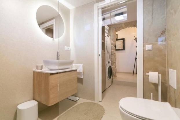 FOTO Kuća na Jadranu s 240 m² luksuza čeka novog vlasnika