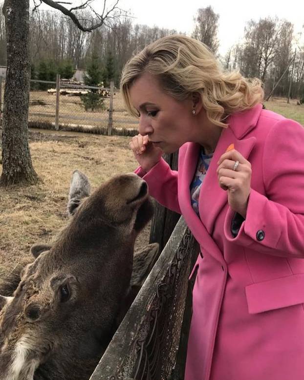 FOTO Zaharova bocnula Srbiju: 'Svjesni su rizika...';  Fotografije s njene svadbe 'zapalile' mreže