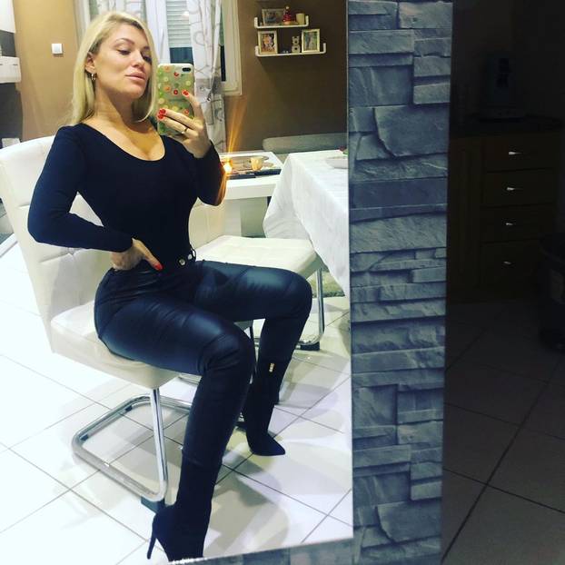 GALERIJA Sjećate se srpske policajke u badiću? Ljudi su joj pisali: 'Uhapsi me nježno...'