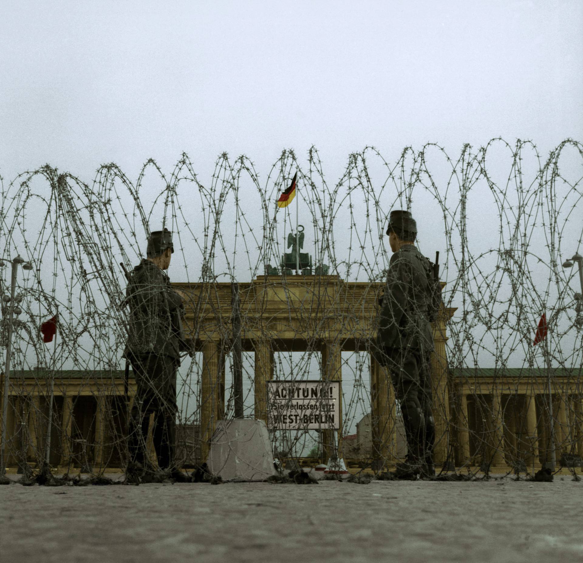 Absperrungsmaßnahmen am Brandenburger Tor / Foto 1961