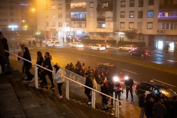 Zagreb: Gužva oko Arena zbog Thompsonovog koncerta