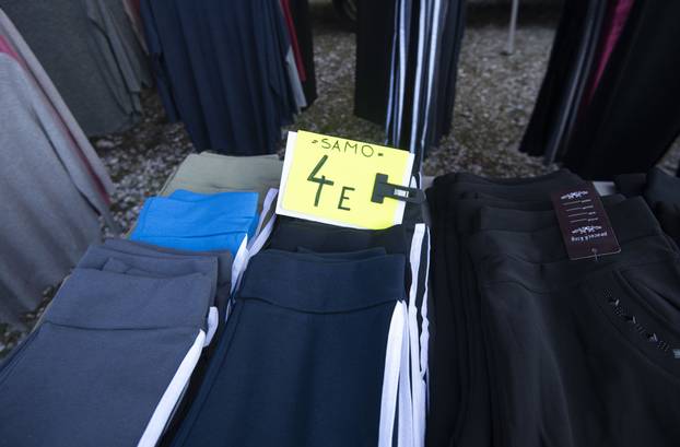 Zagreb: Prodavači i kupci na sajmu Jakuševec od danas uz kune koriste i eure