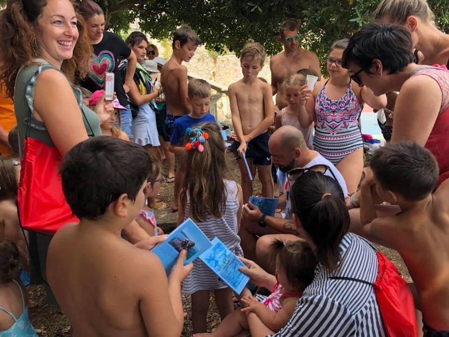 Ribafish je danas na Hvaru, a puno ljudi želi zaplivati s njime