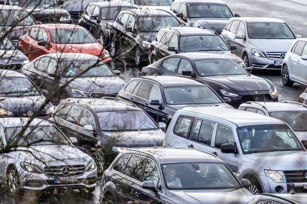 Početak skijaškog tjedna i kraj blagdana uzrok je gužve na graničnom prijelazu Bregana
