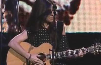Sandra Bullock zasvirala na gitari za žrtve poplava