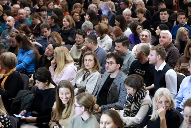 Zagreb: Predstava Lepa Brena Project u kazalištu Kerempuh