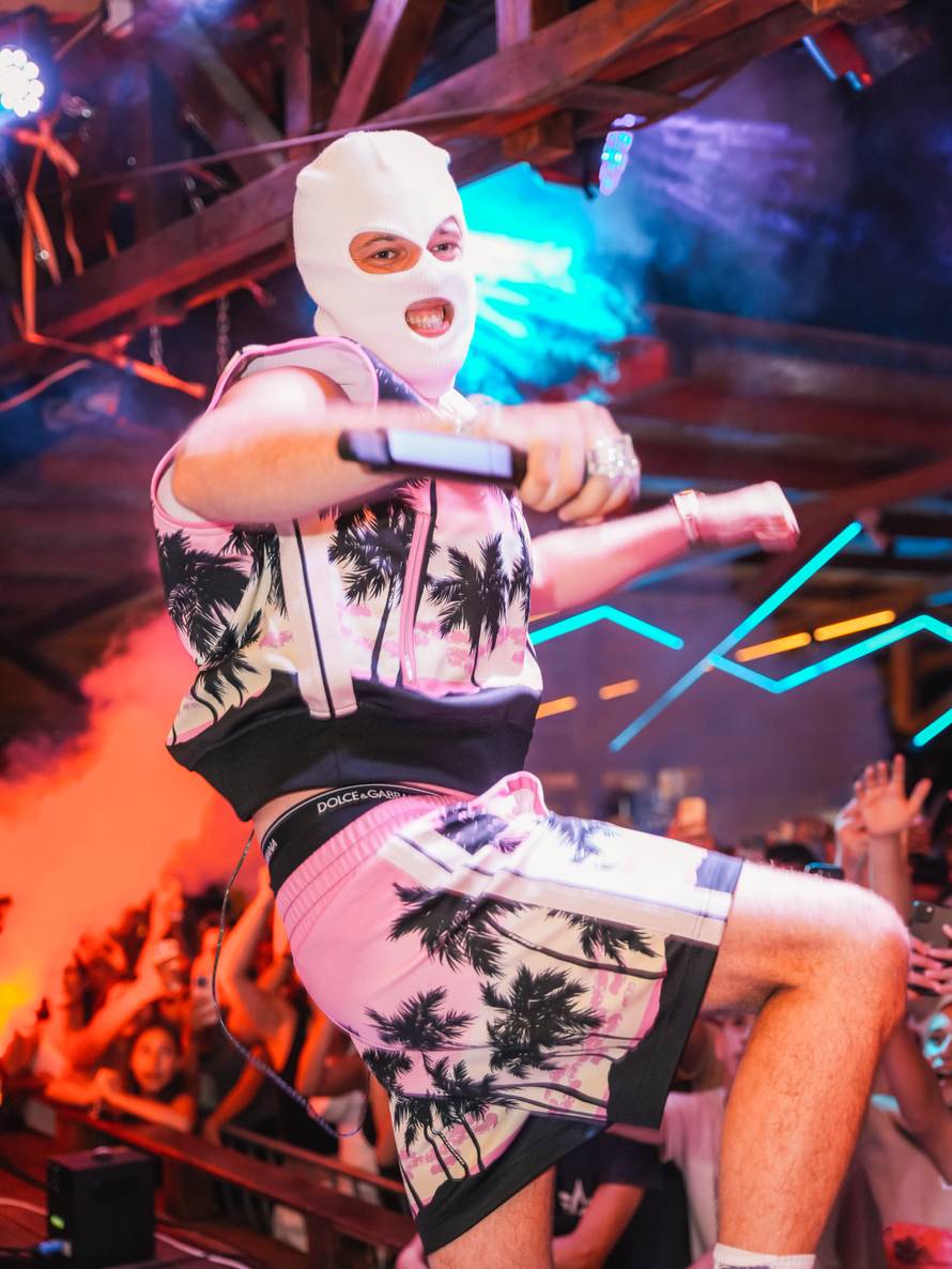 Mladi iz Dalmacije navalili su u Vodice na veliki koncert Devita: 'Osjetim da će nešto postati hit'