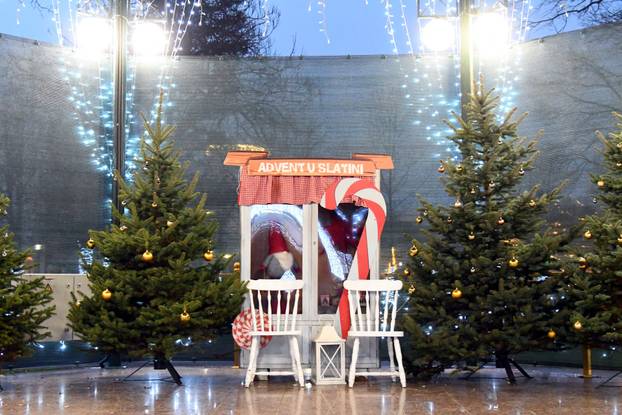 Božićni ugođaj na adventu u Slatini