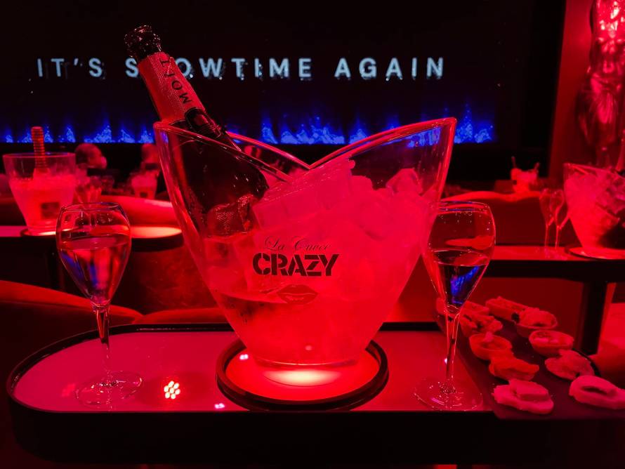 Asim Ugljen o iskustvu u Parizu: 'Došao sam na fini striptiz, a završio na kazališnoj predstavi'