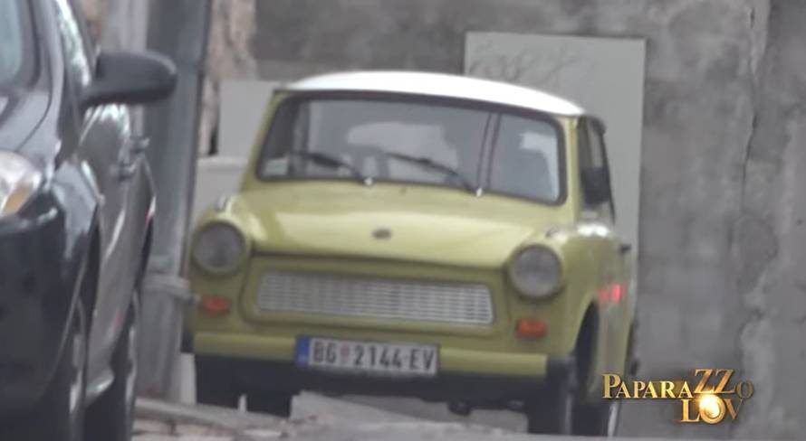 Bregović razgledava skupocjene nekretnine, ali po Beogradu se i dalje vozi u starom Trabantu