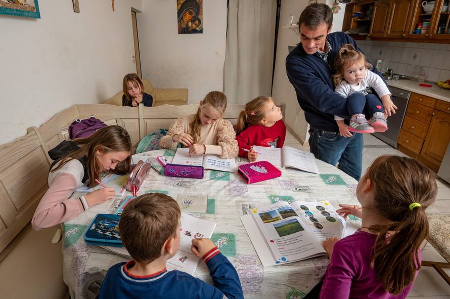 Zadar: Mateo Torić, samohrani otac osmero djece