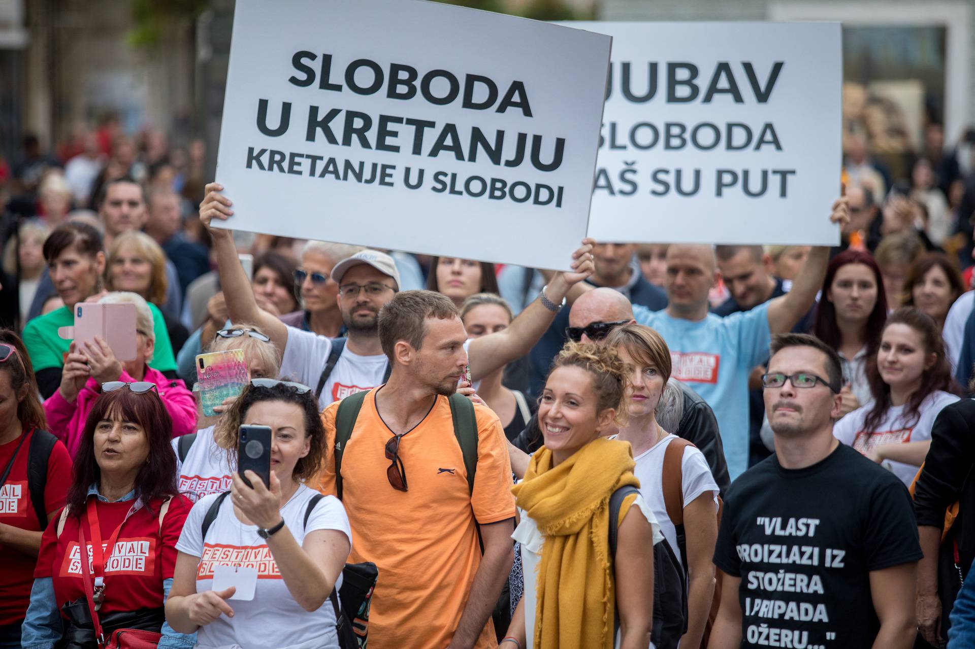 Rijeka: Povorka "Festival slobode" u znak neprihvaćanja mjera ograničavanja