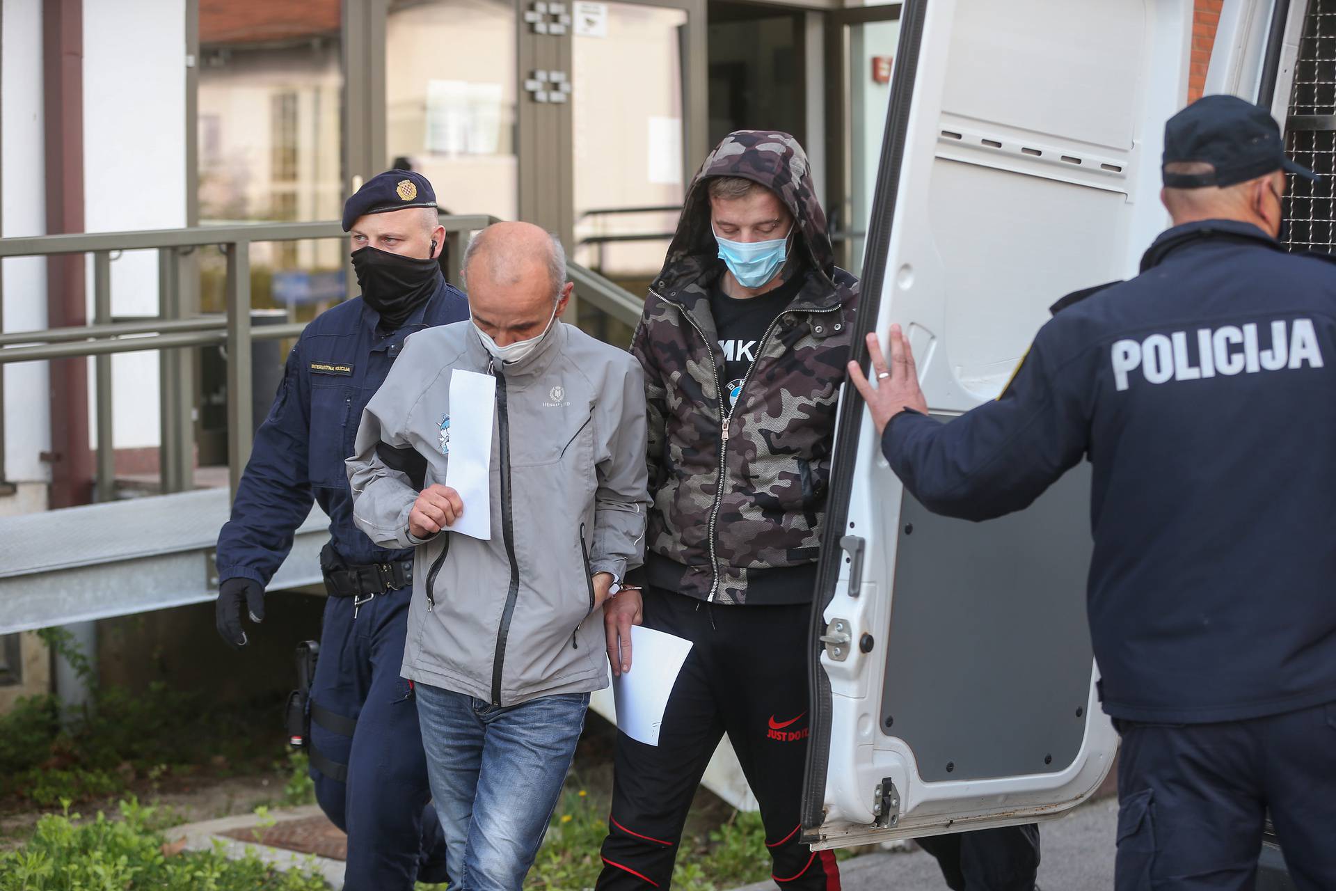 Na Županijski sud u Velikoj Gorici dovedene osobe osumnjičene za proizvodnju i prodaju droge