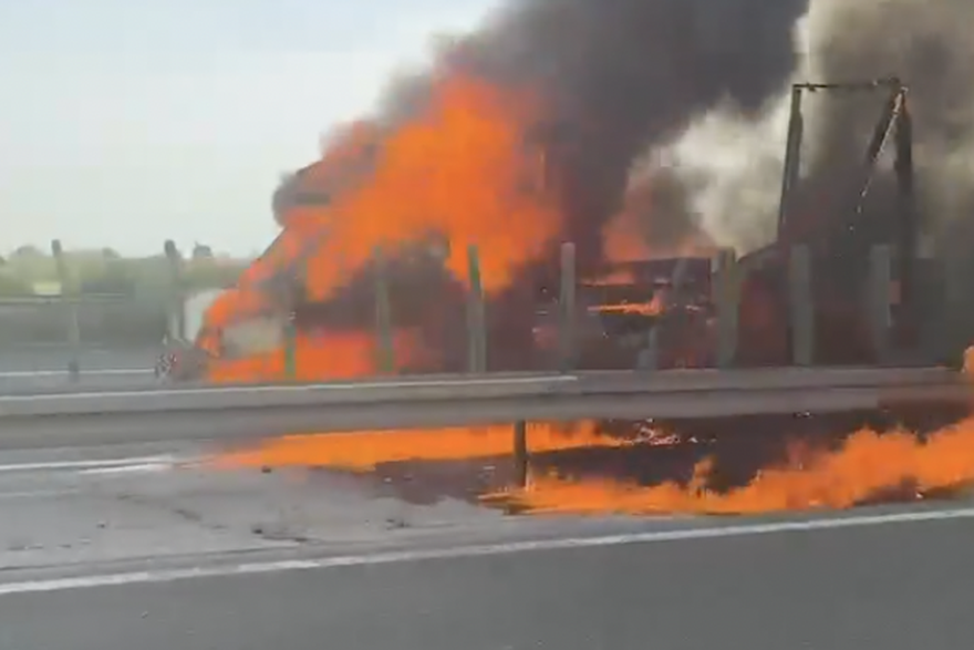Na zagreba&ccaron;koj obilaznici zapalio se auto