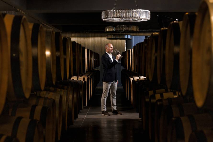 Prestižna vinarija predstavila pojačanje, stigao im je jedan od najcjenjenijih sommeliera