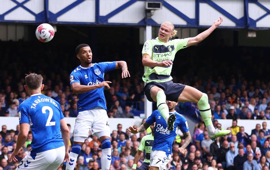 Premier League - Everton v Manchester City