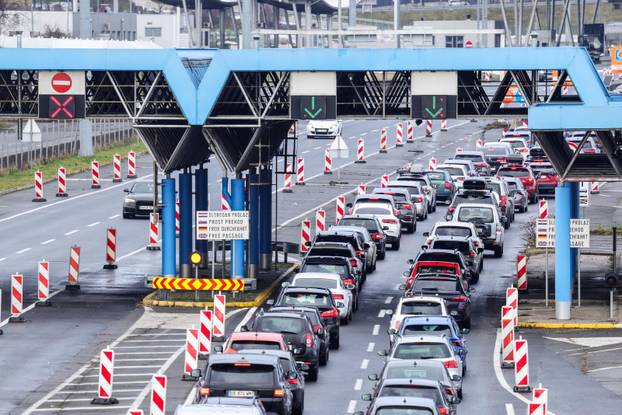Početak skijaškog tjedna i kraj blagdana uzrok je gužve na graničnom prijelazu Bregana