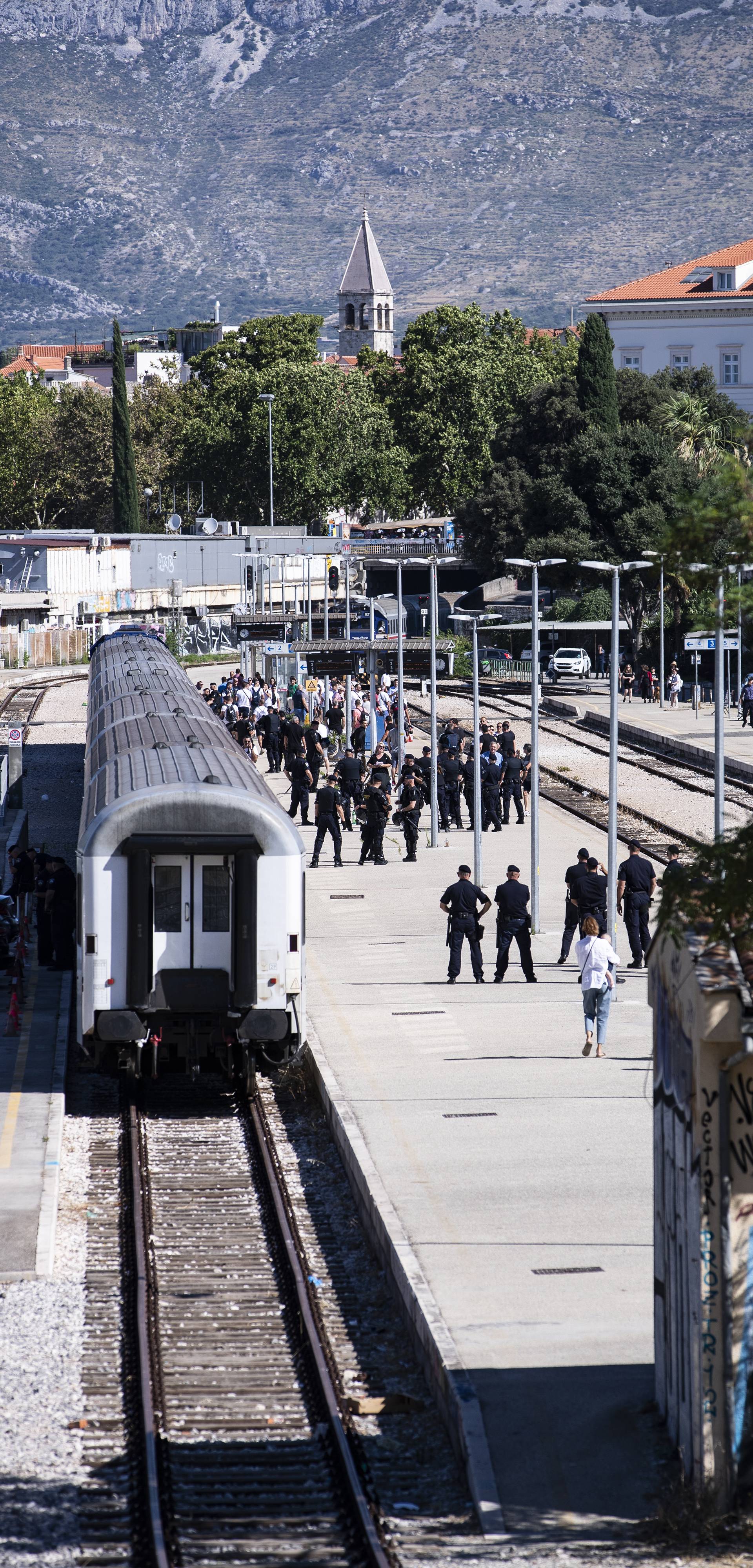 Split: Navijači Hajduka Bilim vlakom kreću prema Zagrebu na utakmicu Superkupa