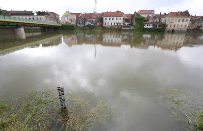 Za Karlovac izdano narančasto upozorenje zbog kiše, traju pripreme za obranu od poplave