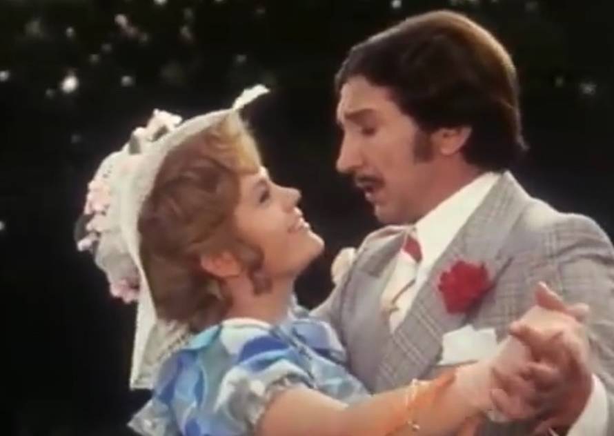 Proslavio se ulogom gospodina Fulira, a osnovao je i kazalište